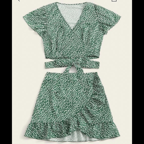ditsy floral crop top and ruffled mini skirt set